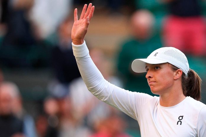 Iga Swiatek advances to Wimbledon quarter-finals with dominant win
