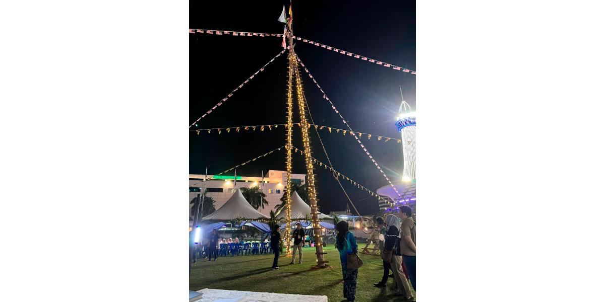 Sibu sets Malaysia record with 18.3m Melanau swing at cultural fest Sibu sets Malaysia record with 18.3m Melanau swing at cultural fest