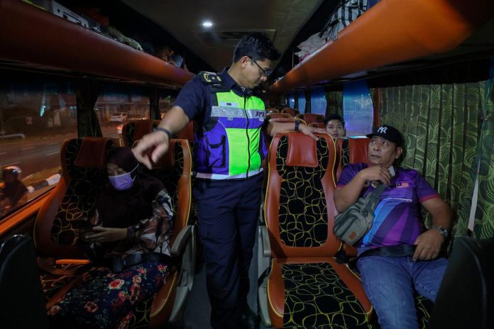 Express bus driver and passengers fined for not wearing seat belts in Terengganu