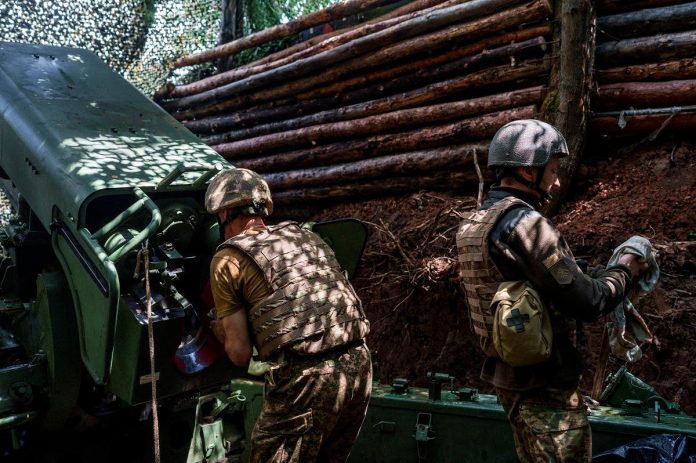 Ukrainian drone attacks disrupt Moscow airports, stranding thousands