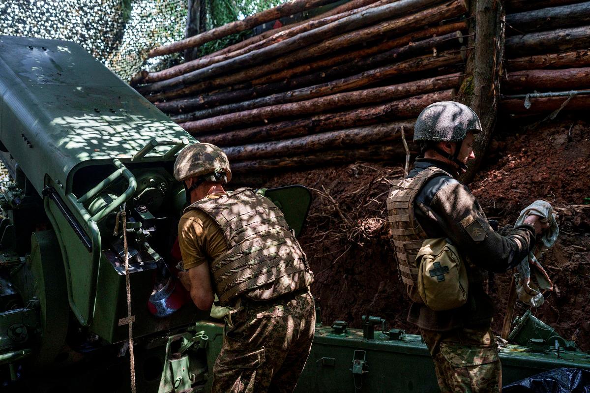 Ukrainian drone attacks disrupt Moscow airports, stranding thousands Ukrainian drone attacks disrupt Moscow airports, stranding thousands