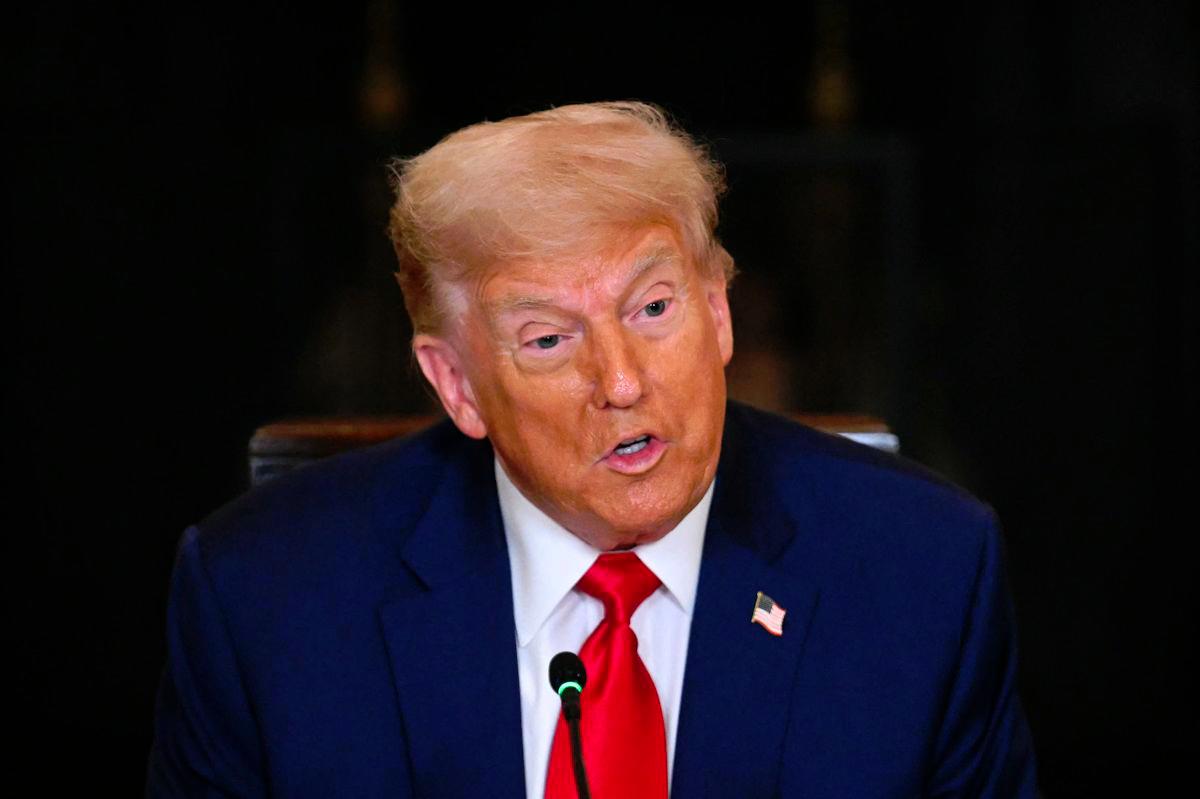 Nasdaq hits record high despite new Trump tariff threats Nasdaq hits record high despite new Trump tariff threats