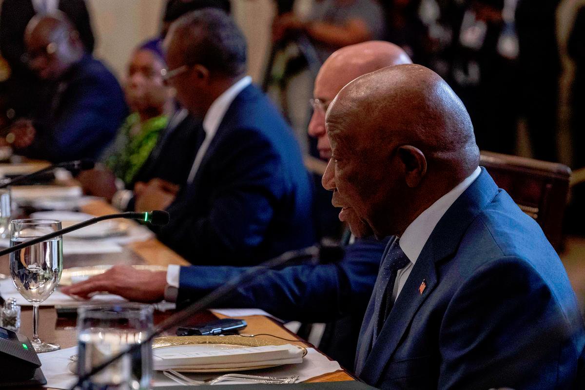 Trump praises Liberian leader’s English despite it being official language Trump praises Liberian leader’s English despite it being official language