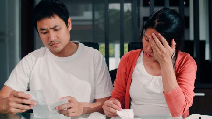 M’sian man’s wife pays off RM100k gambling debt, files for divorce after relapse