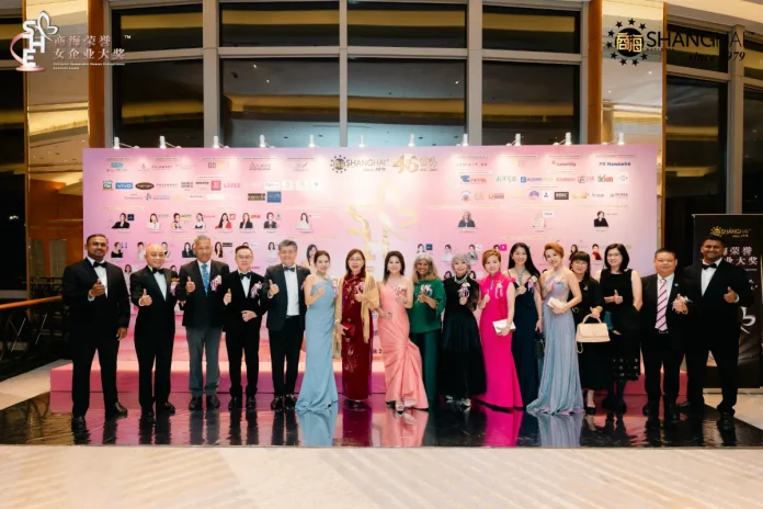 Group photo of the distinguished guests and VIPs