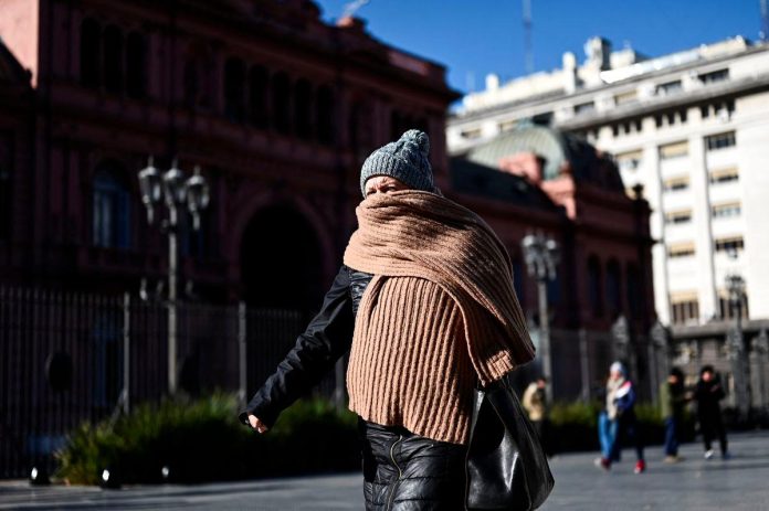 South America shivers in cold snap as Europe battles heat waves