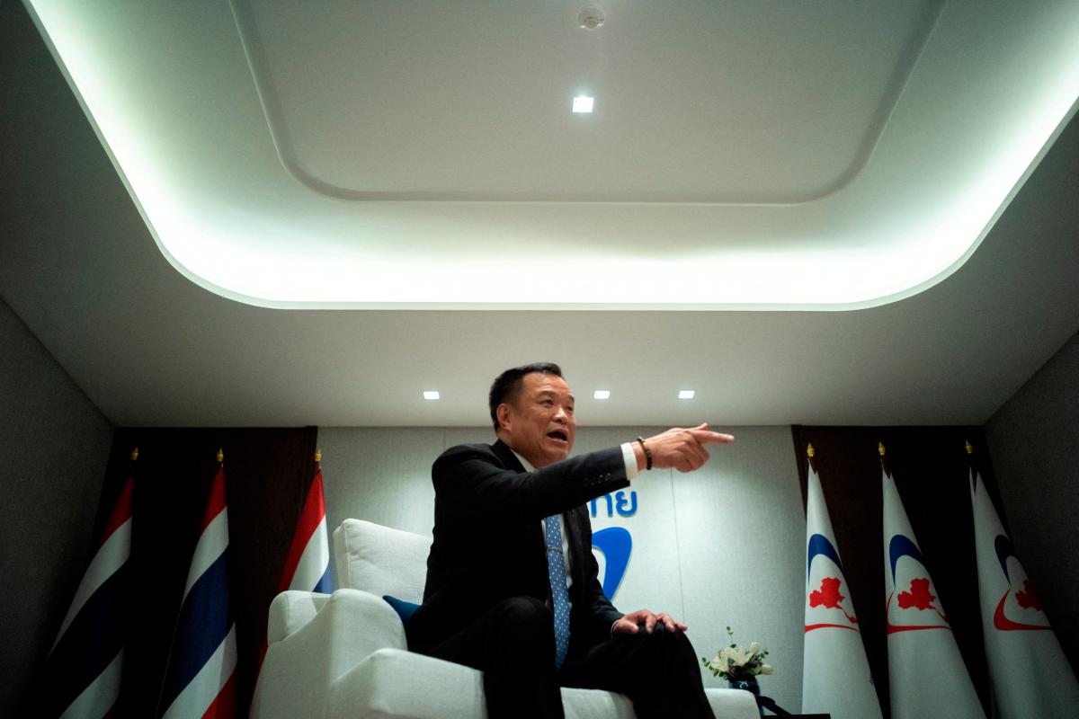 Thailand’s political rivals jockey for power after PM’s court dismissal Thailand’s political rivals jockey for power after PM’s court dismissal