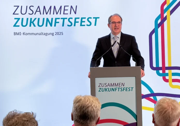 Germany bans Muslim group for advocating caliphate system