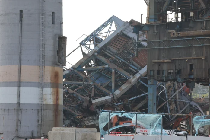 Three dead, four missing in South Korea power plant collapse
