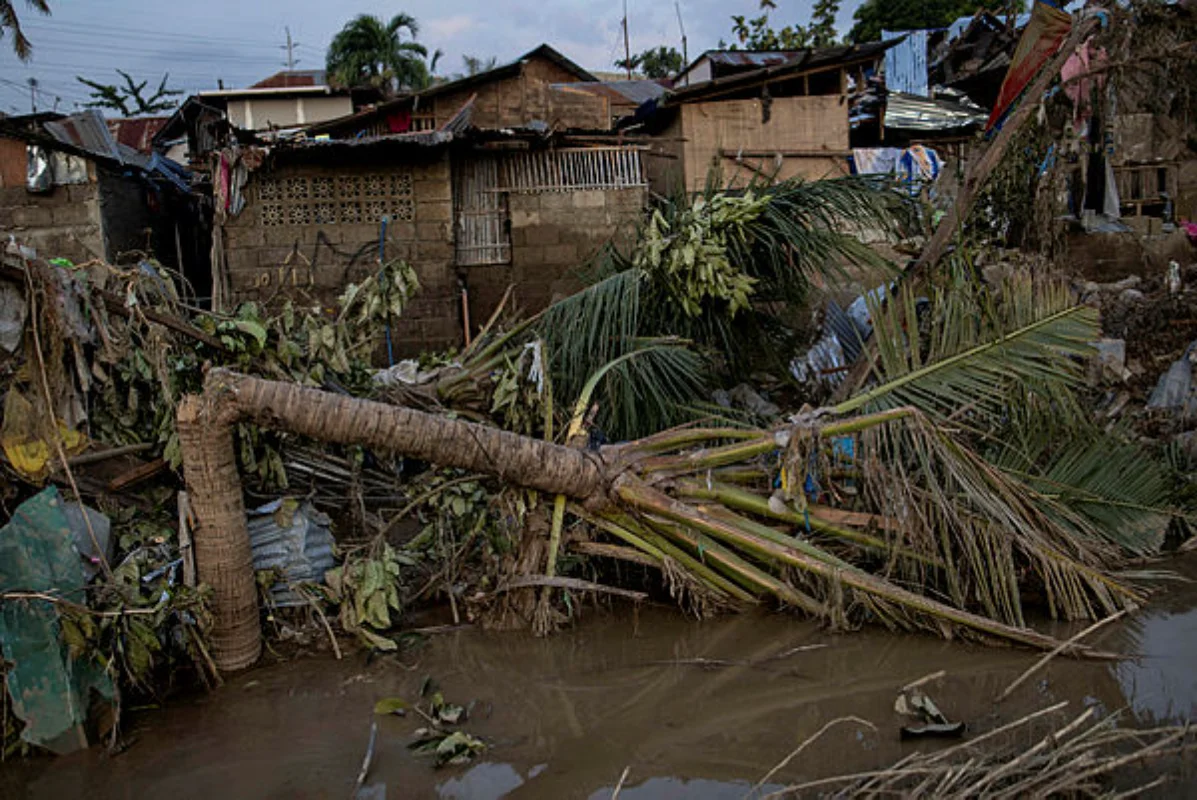 Philippines warns of deadly storm surges as super typhoon nears Philippines warns of deadly storm surges as super typhoon nears