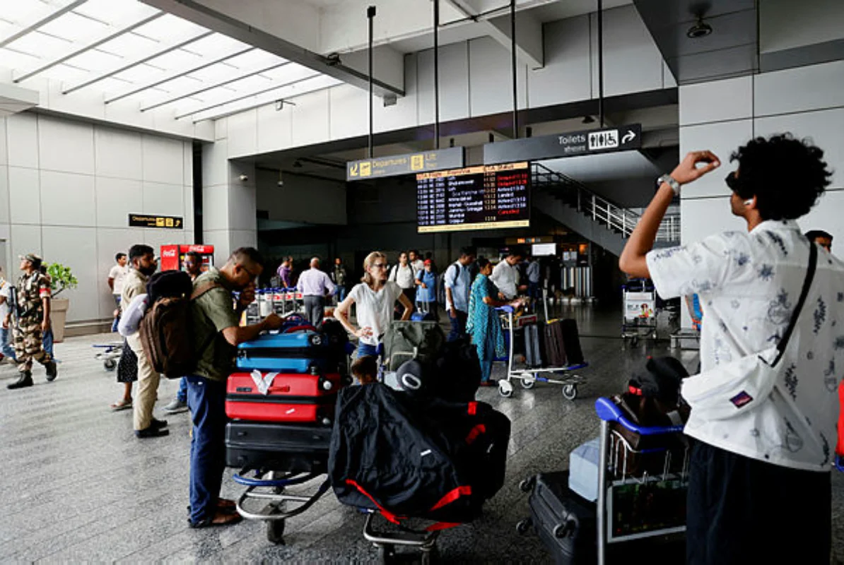 Delhi airport resumes normal flight operations after technical glitch Delhi airport resumes normal flight operations after technical glitch