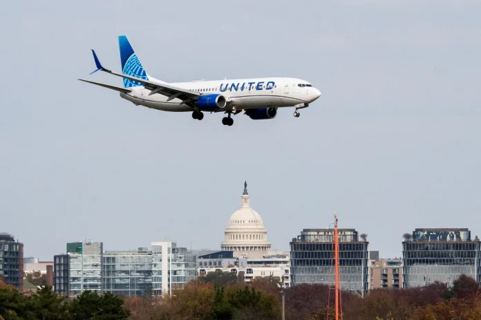US warns of 20% flight cuts if government shutdown continues