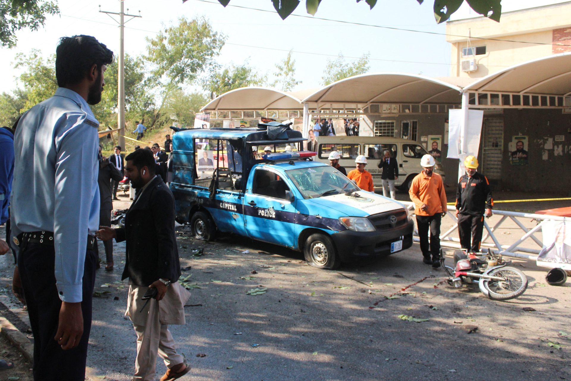 Suicide bombing at Islamabad court kills 12, injures over 25 Suicide bombing at Islamabad court kills 12, injures over 25