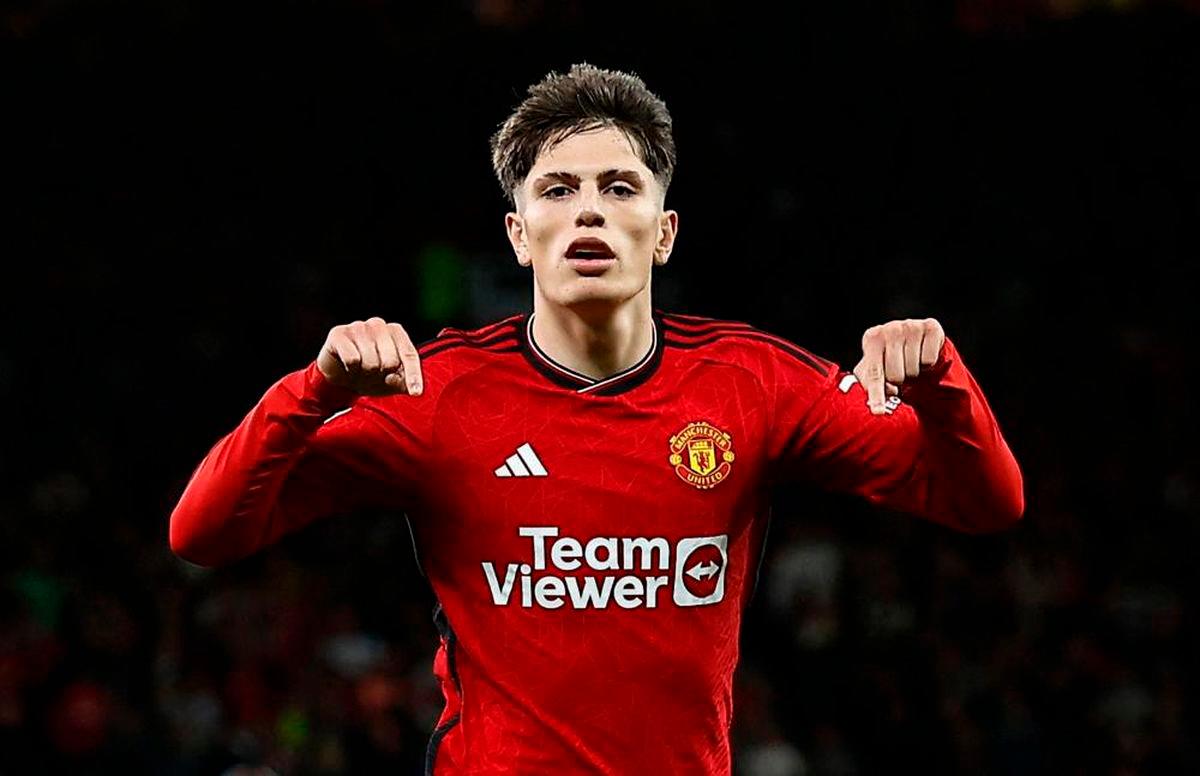 Manchester United sell Alejandro Garnacho to Chelsea for £40 million Manchester United sell Alejandro Garnacho to Chelsea for £40 million
