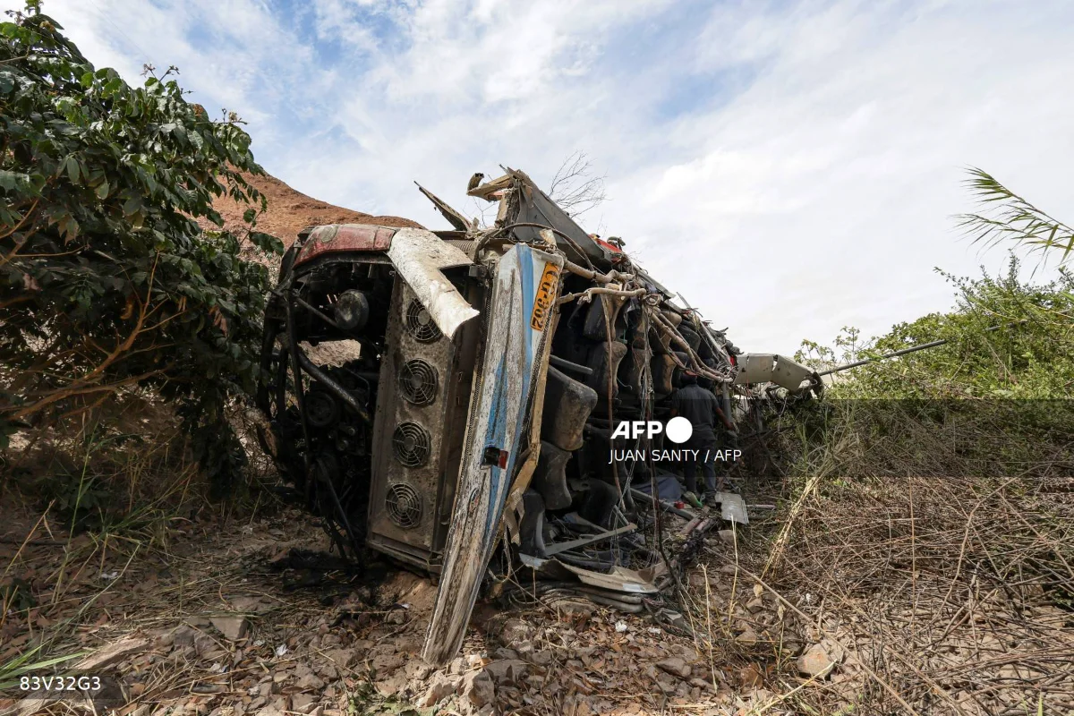 37_killed_as_bus_plunges_into_ravine_in_southern_Peru_accident
