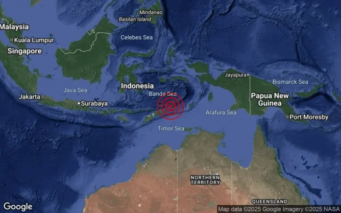 Gempa bumi sederhana landa Laut Banda, Indonesia .