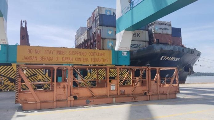 Tiga pekerja maut dalam kebakaran kontena kapal di PTP