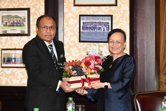 Hakim Besar Malaya bersara, tekankan layanan sama rata untuk hakim wanita