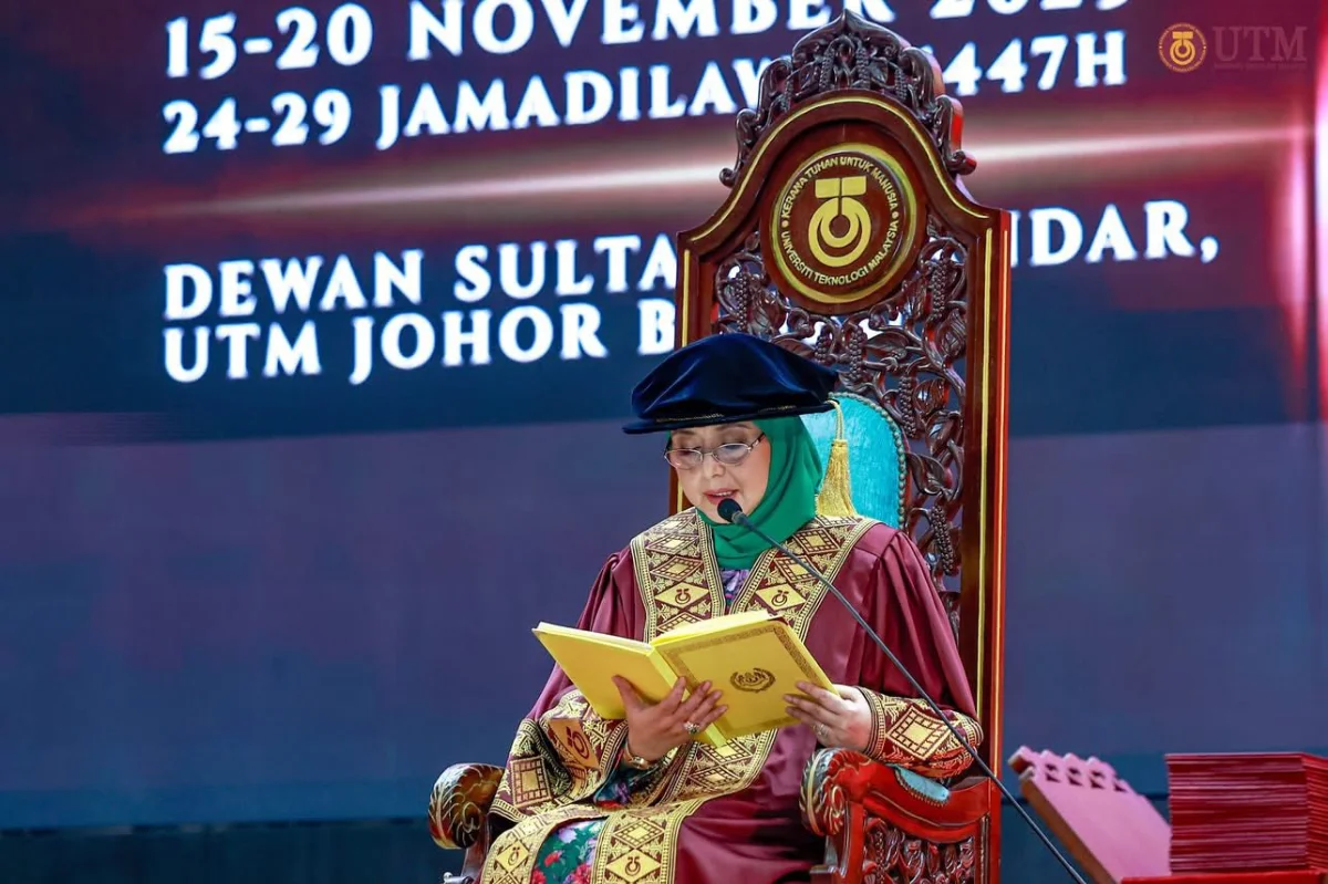 Raja Permaisuri Agong seru graduan bentuk generasi berilmu beradab tinggi Raja Permaisuri Agong seru graduan bentuk generasi berilmu beradab tinggi