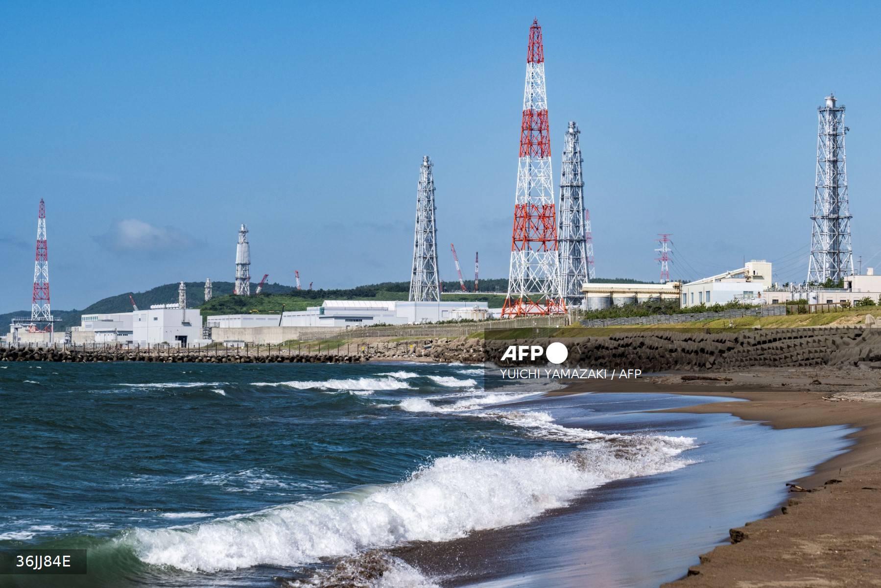 JAPAN-NUCLEAR-POLITICS-CLIMATE-ECONOMY