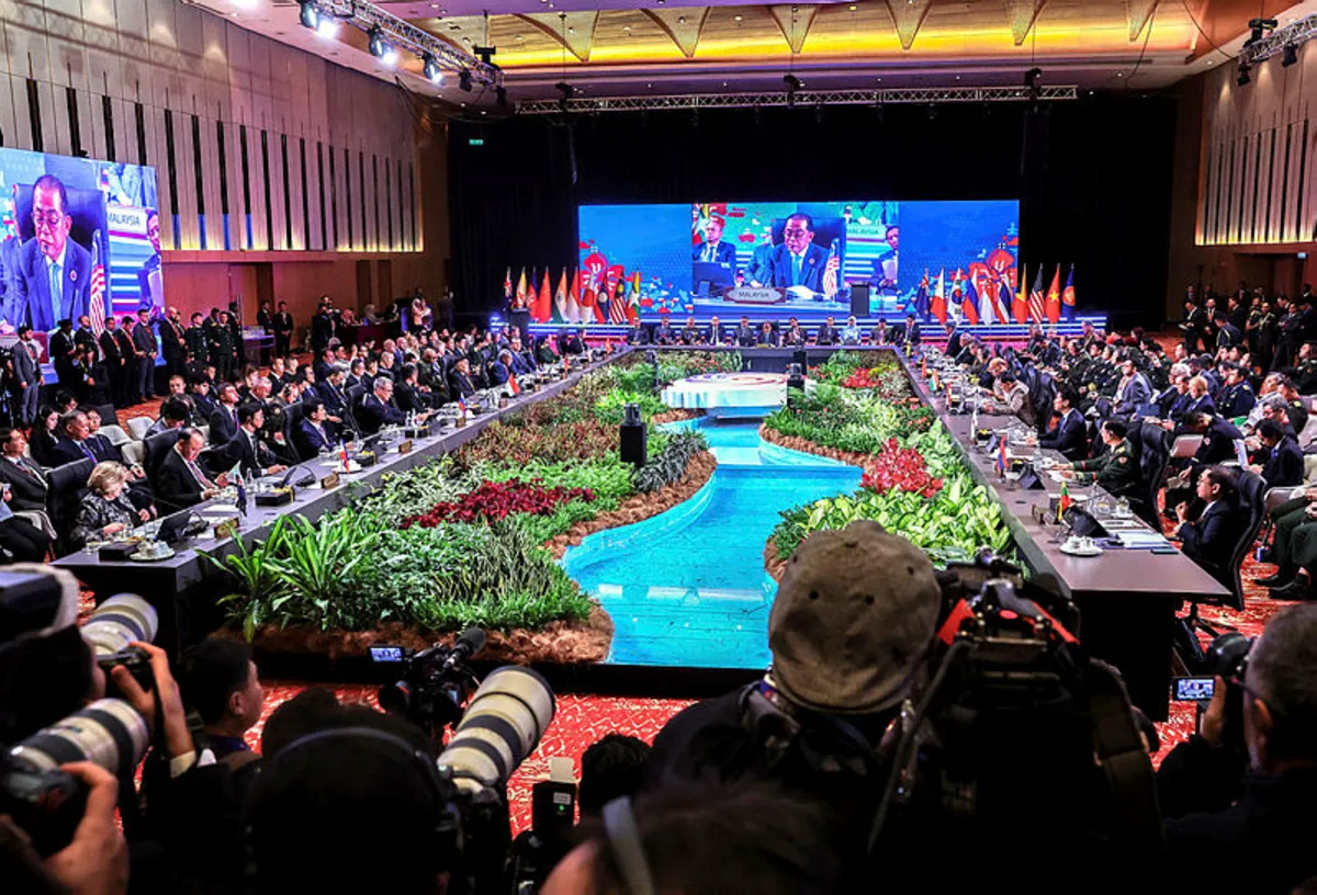 ASEAN gesa kuasa besar patuhi undang-undang antarabangsa galak keamanan ASEAN gesa kuasa besar patuhi undang-undang antarabangsa galak keamanan