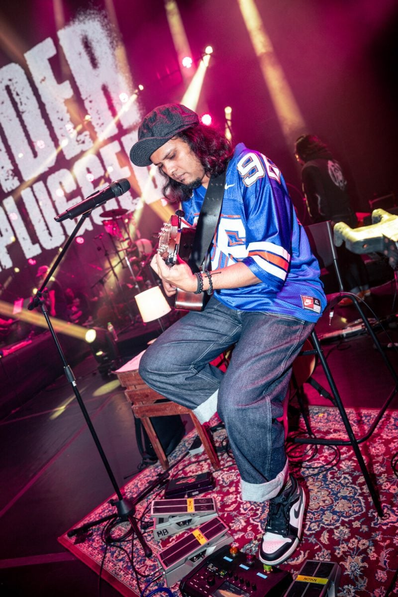 Grunge nostalgia with spider unplugged Grunge nostalgia with spider unplugged