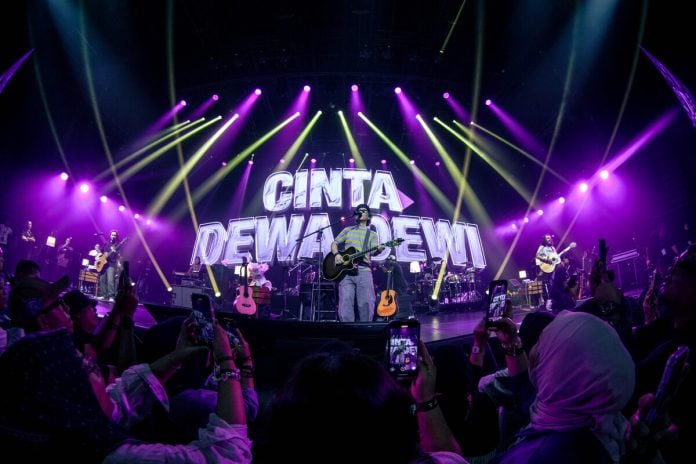 Grunge nostalgia with Spider Unplugged