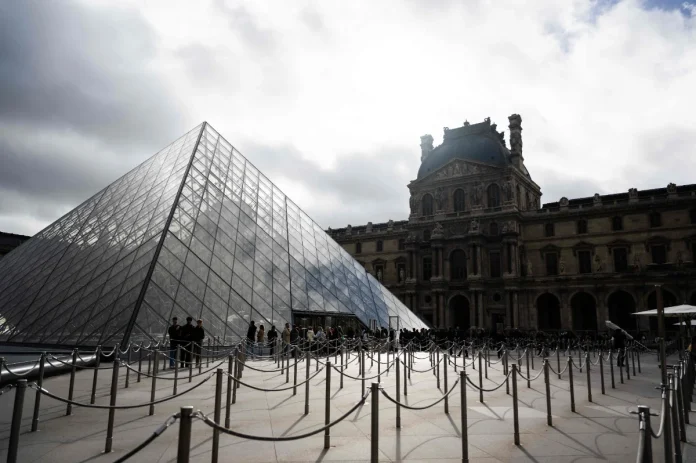 All main Louvre robbery suspects now in custody, says prosecutor