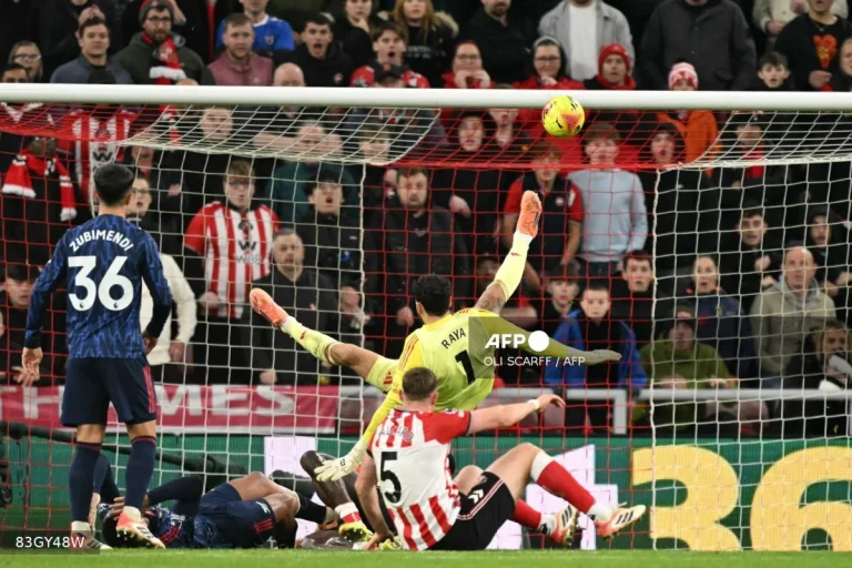 Arsenal's winning streak ends in dramatic Sunderland draw