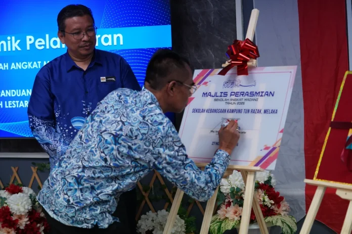 DOE_allocates_RM100_000_for_green_projects_at_Melaka_school