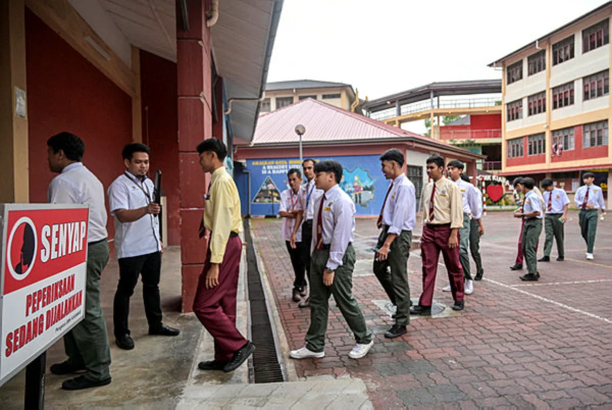 Education Ministry investigates alleged SPM exam paper leaks Education Ministry investigates alleged SPM exam paper leaks