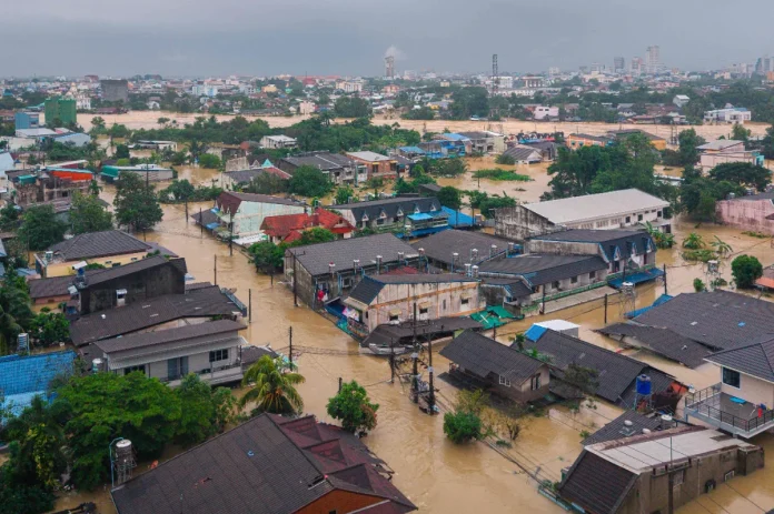 Floods_and_landslides_claim_8_lives_in_Indonesia_s_Sumatra Floods and landslides claim 8 lives in Indonesia's Sumatra