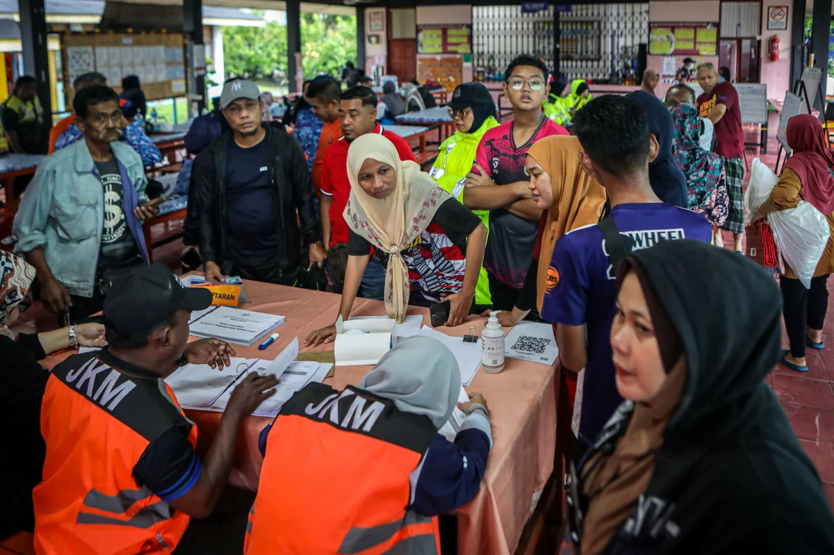 Floods_hit_Perlis_as_evacuee_numbers_rise_in_three_states