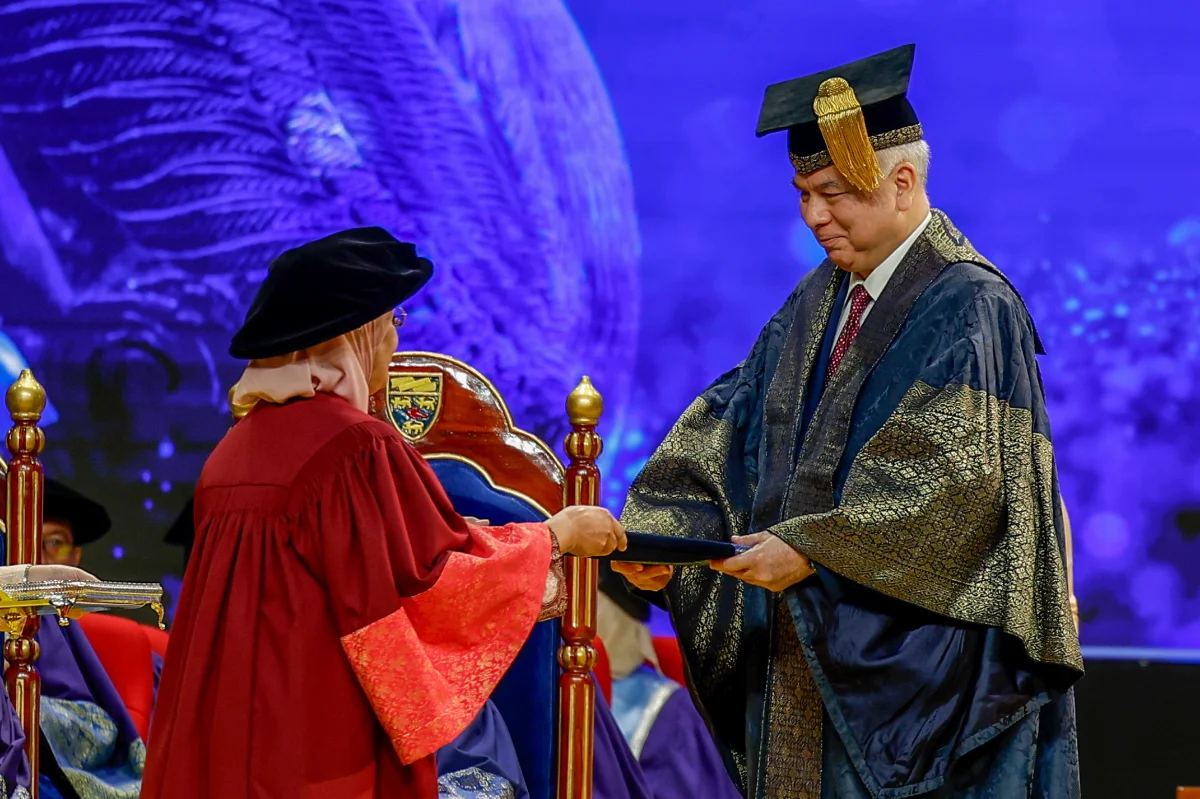 Former_Chief_Justice_receives_honorary_doctorate_at_UM_convocation Former Chief Justice receives honorary doctorate at UM convocation