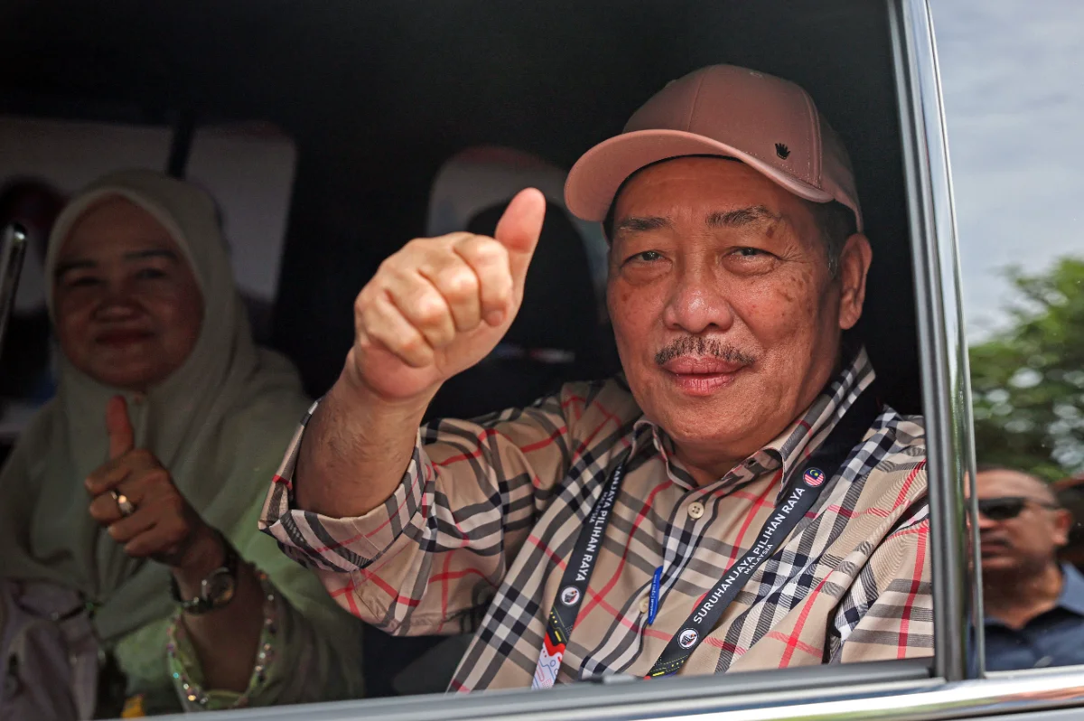 Hajiji_satisfied_with_smooth_voting_process_in_Sabah_state_election Hajiji satisfied with smooth voting process in Sabah state election