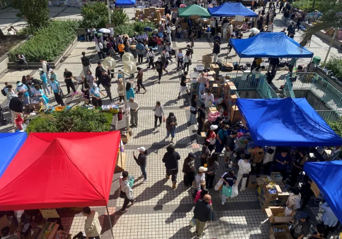 Hong_Kong_volunteers_rally_aid_after_deadly_housing_complex_fire (1) Hong Kong volunteers rally aid after deadly housing complex fire