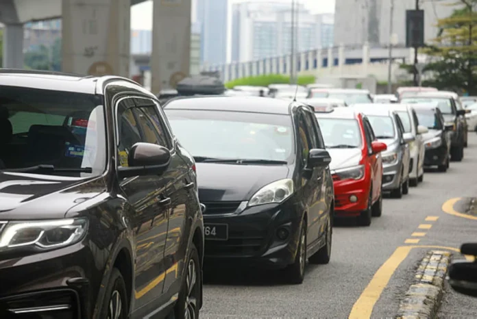 Government seeks methods to minimise local vehicle price increases