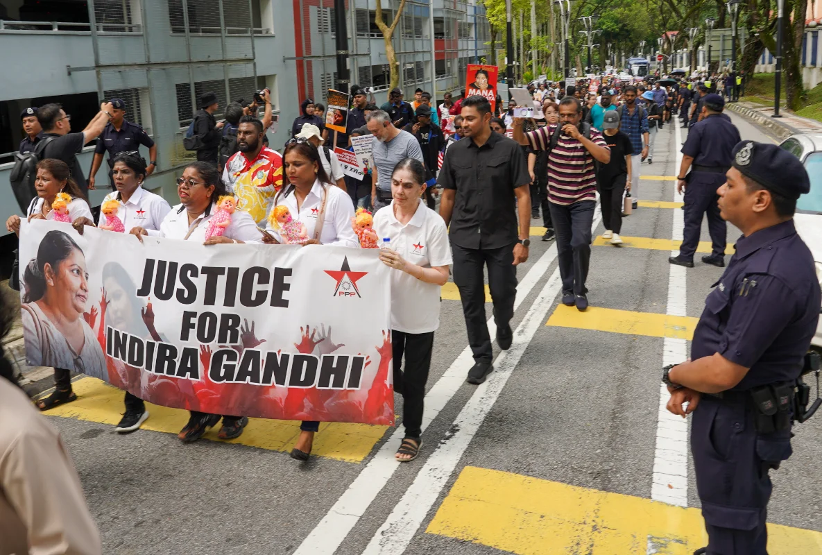 Polis perhebat usaha kesan bekas suami Indira Gandhi Polis perhebat usaha kesan bekas suami Indira Gandhi