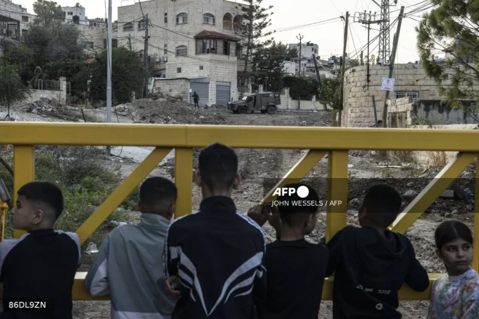 Israeli forces kill 2 Palestinians during surrender in West Bank