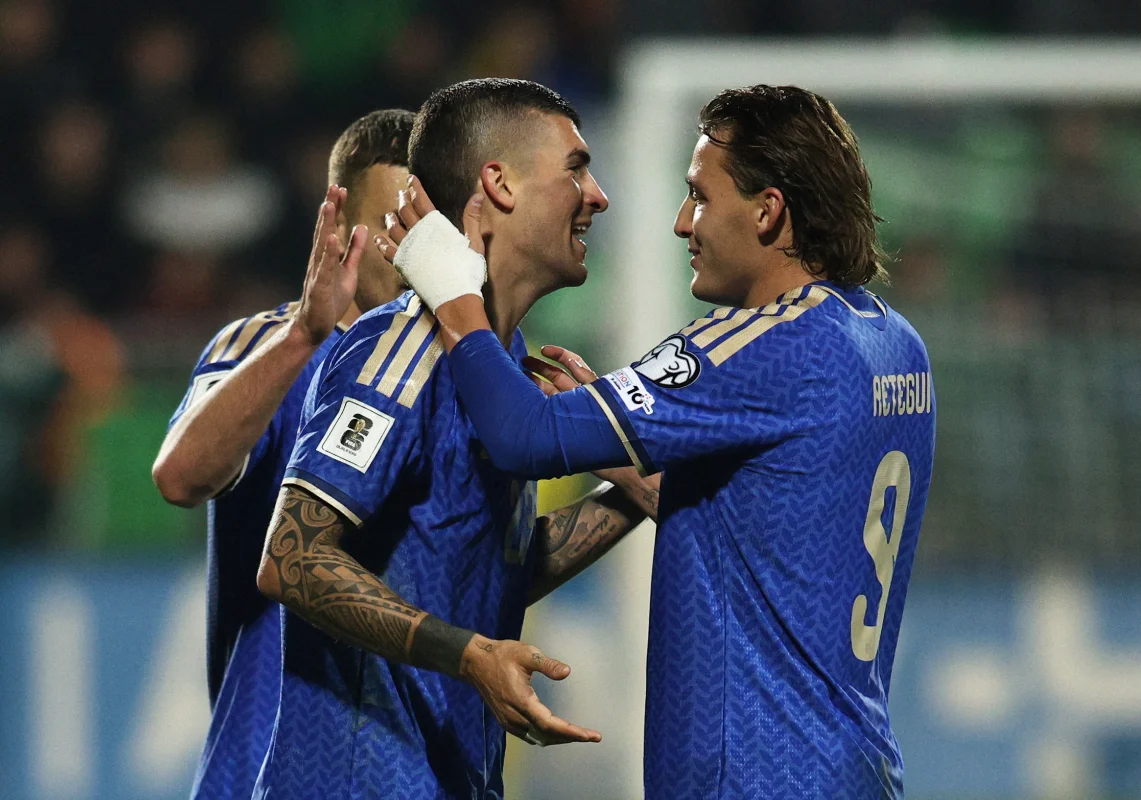 Italy leave it late to earn 2-0 win at Moldova