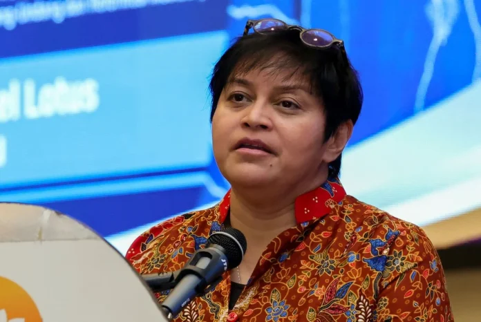 Azalina urges Sabah voters to pick stable, party-hopping free candidates