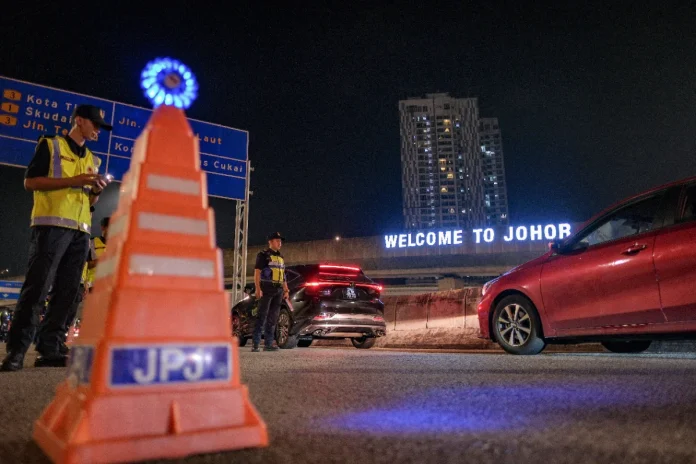 Kenderaan Singapura tanpa VEP tidak dibenar keluar Malaysia mulai 15 Nov Kenderaan Singapura tanpa VEP tidak dibenar keluar Malaysia mulai 15 Nov