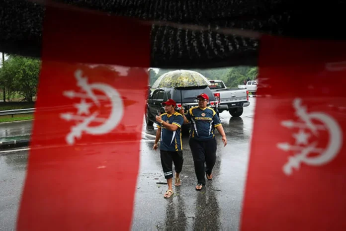 Seven volunteers keep Rantau Panjang flood information flowing Seven volunteers keep Rantau Panjang flood information flowing