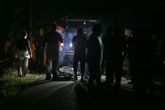 Lelaki maut ditetak hingga kepala terpisah di Jerlun Lelaki maut ditetak hingga kepala terpisah di Jerlun