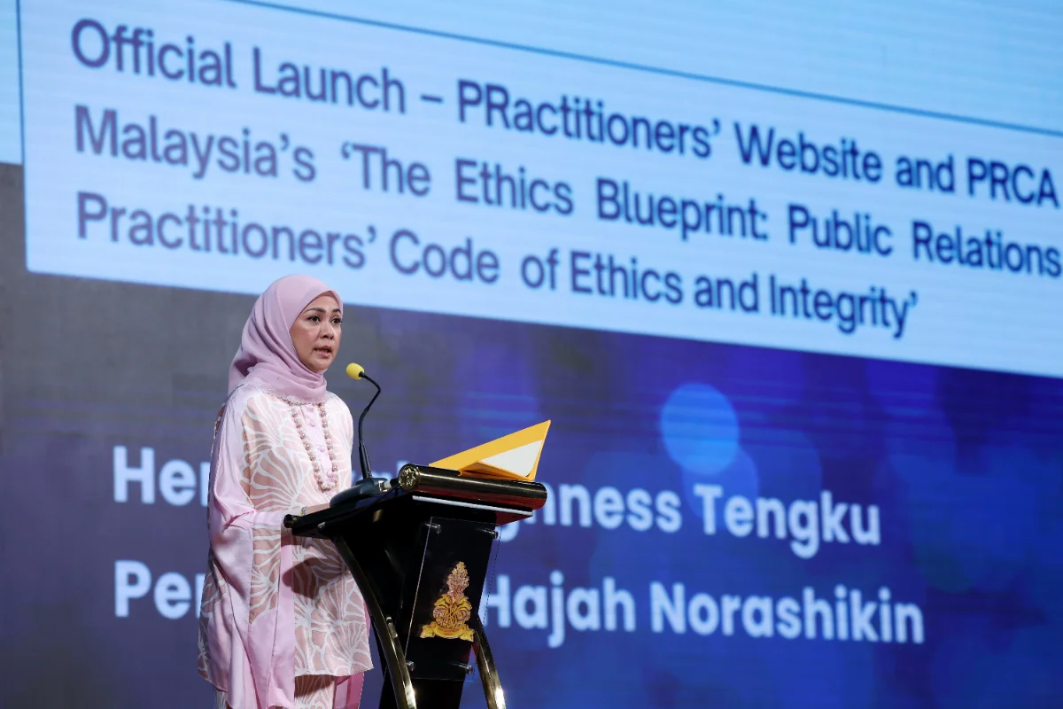 Tengku Permaisuri Norashikin gesa PR perkukuh perpaduan era digital Tengku Permaisuri Norashikin gesa PR perkukuh perpaduan era digital