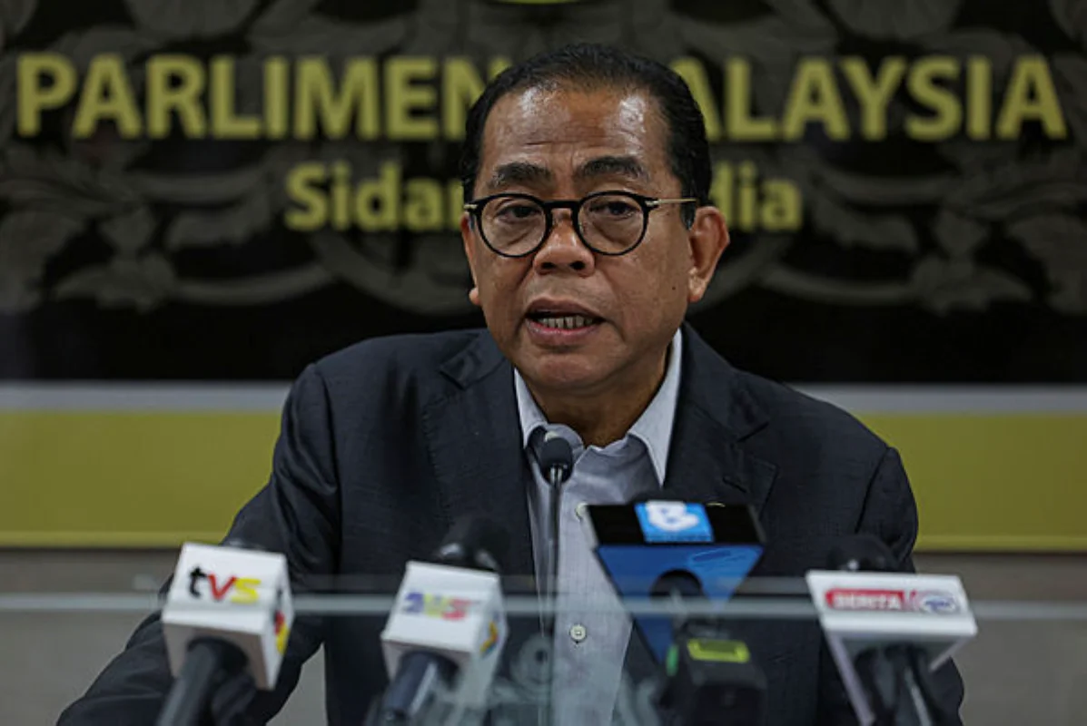 Warga pertahanan diingatkan kekal fokus jangan terpengaruh politik Warga pertahanan diingatkan kekal fokus jangan terpengaruh politik