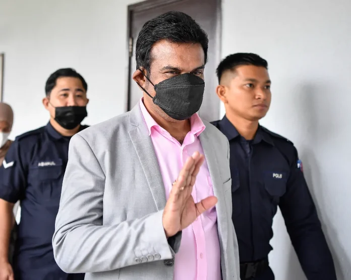 Ahli perniagaan bergelar Datuk didakwa tipu wanita RM500,000 Ahli perniagaan bergelar Datuk didakwa tipu wanita RM500,000