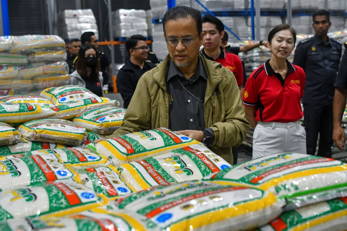 Kelantan_appoints_172_premises_for_monsoon_season_extra_stock_storage-mpr