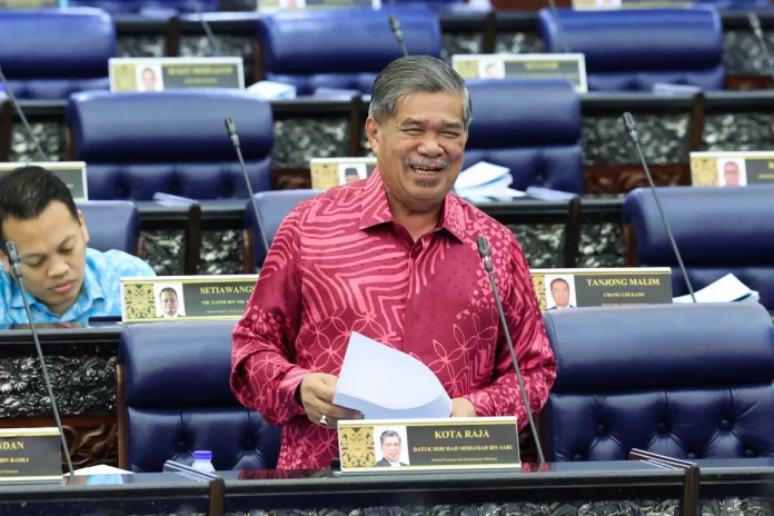 LKIM_ensures_fair_access_to_fish-landing_jetties_for_all_fishermen LKIM ensures fair access to fish-landing jetties for all fishermen