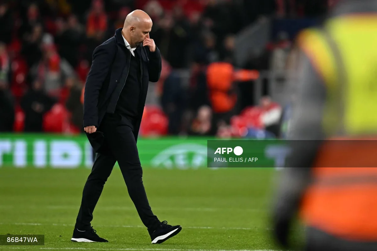 Liverpool_manager_Slot_insists_he_feels_safe_despite_PSV_humiliation Liverpool manager Slot insists he feels safe despite PSV humiliation